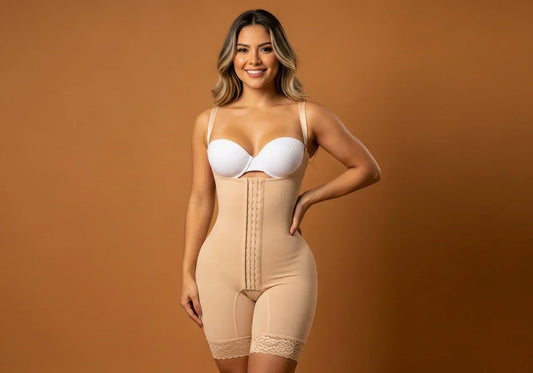 Ilustración conceptual de una faja colombiana original, destacando su calidad y moldeo, con elementos de diseño colombiano