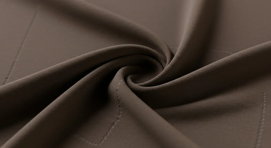 Ilustración mostrando muestras de Powernet de alta calidad y forro suave, representando los materiales de fajas colombianas como Salome, Shapes Secrets, MYD.